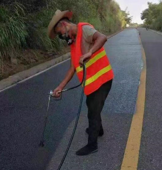 成都路面喷涂翻新彩色步道施工方案